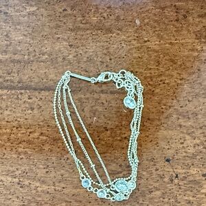 Elegant Gold Bracelet with Crystal Accents